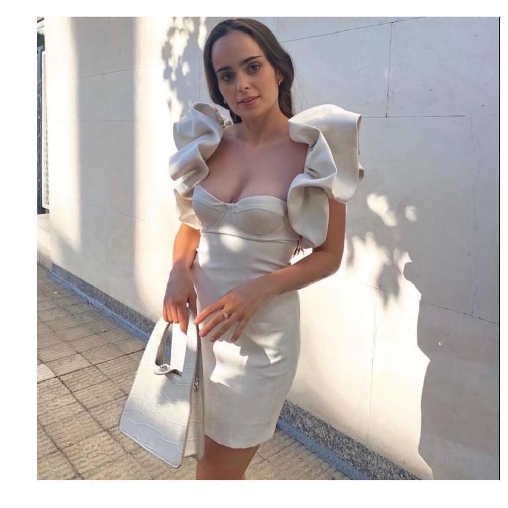 Zara bloggers favorite ruffled voluminous mini dress - Picture 10 of 16